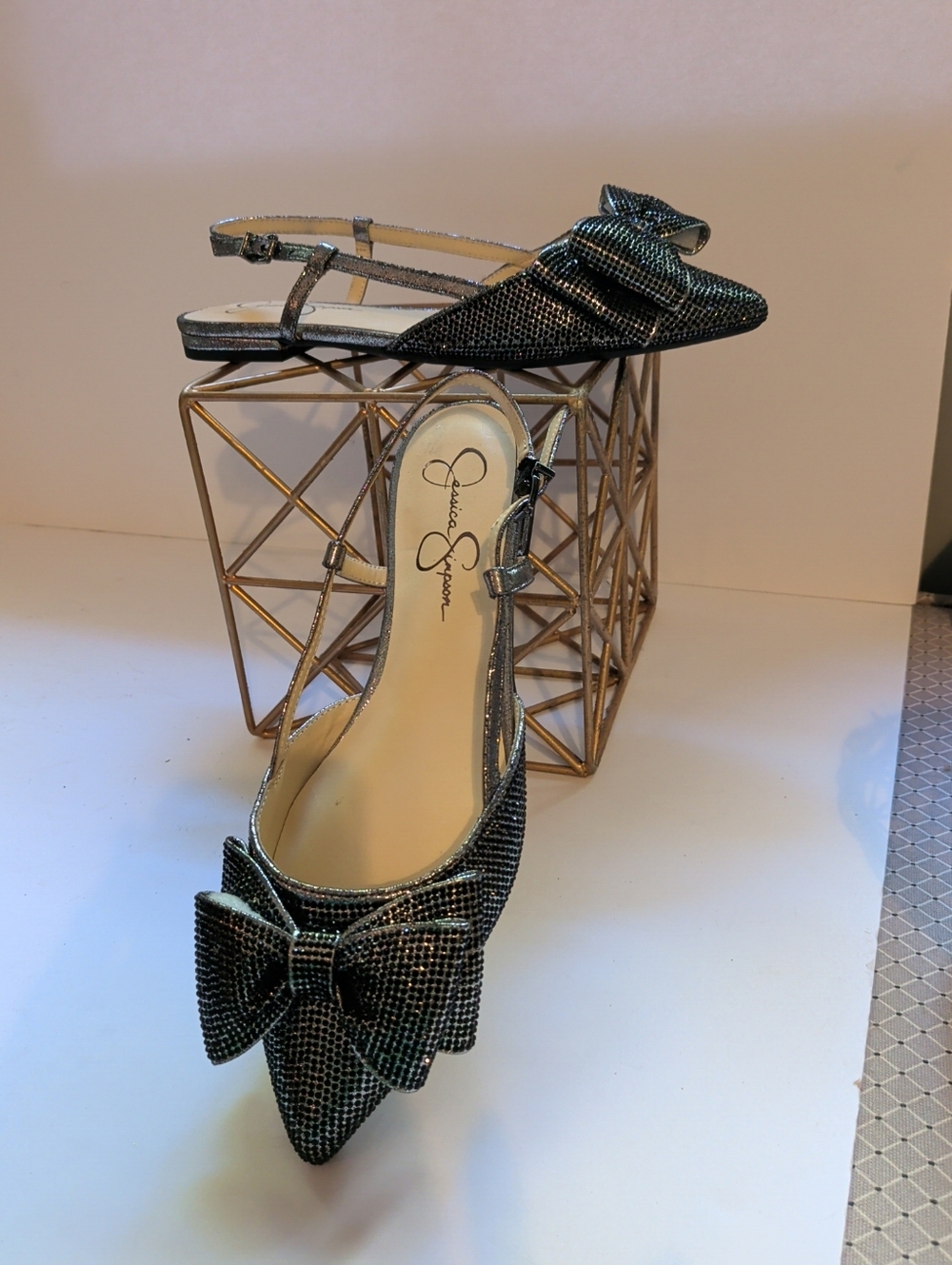 Jessica Simpson Chorla Silver Closed‑Toe Slingback Flats Sz. 8 Black Rhinestones